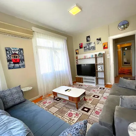 4 And Living New Family House Facility On Istiklal Street In Taksim Center *