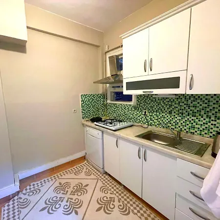 4 And Living New Family House Facility On Istiklal Street In Taksim Center