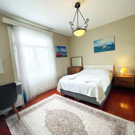 4 And Living New Family House Facility On Istiklal Street In Taksim Center 公寓